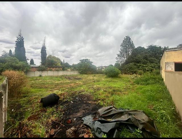 LAND FOR SALE IN POLLAK PARK